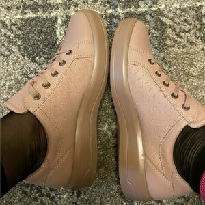 ECCO Women's Soft‎ 9 Ii Tie Sneaker Size 6-7